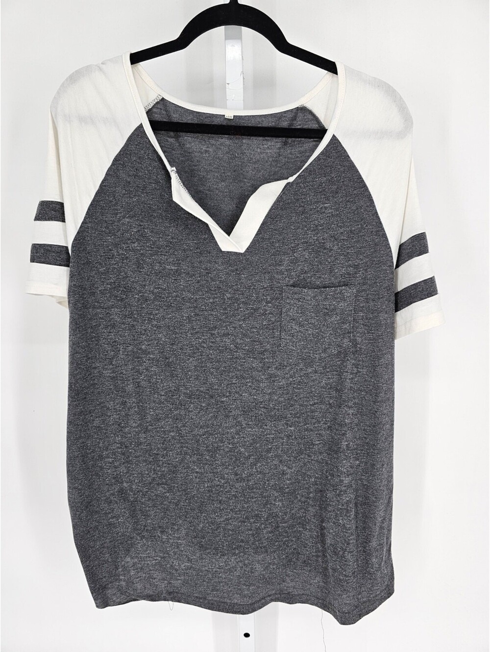 Womens Sz 18W Short Sleeve T Shirt Split Y Neckline Gray White